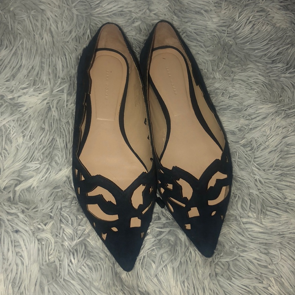 Zara Navy laser cut ballerina flats 🥿
